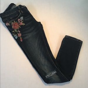 Blank NYC Skinny 26 Jeans